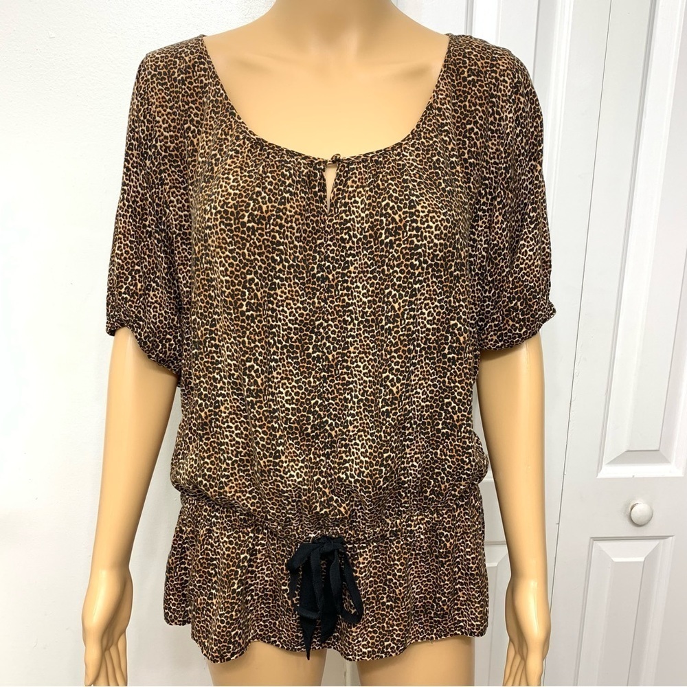Express cheetah print short sleeve top blouse Women’s size L